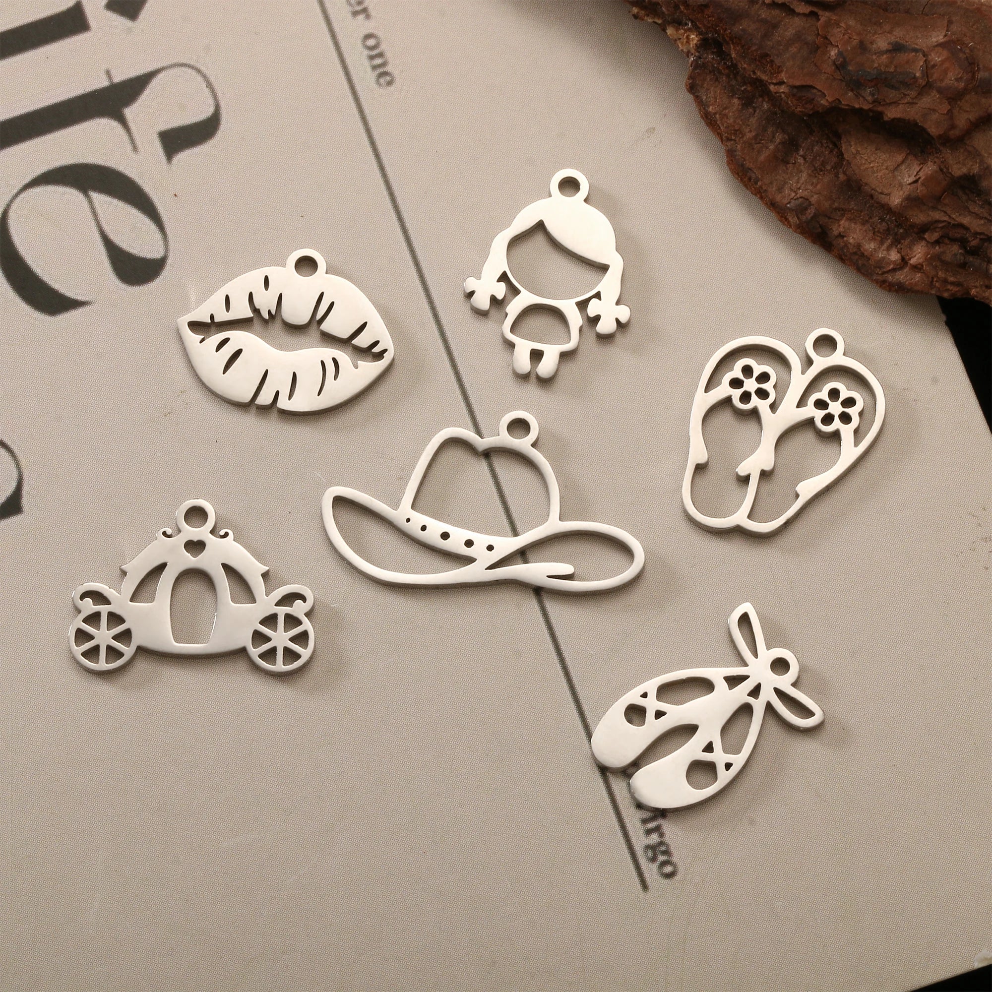 5Pcs Summer Hat/Lip Kiss/Swimsuit/Airplane Travel Charm  Stainless Steel Jewelry Making Craft DIY Bracelets Necklace Accessories - Sun Studio