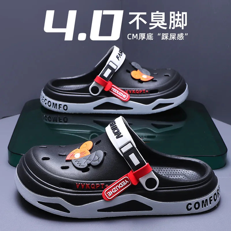 Sommer neue Trend Lochschuhe Außenschuhe Cartoon Mode Hausschuhe Paare Rutschsichere Lochsandalen Strand Baotou Hausschuhe Männer