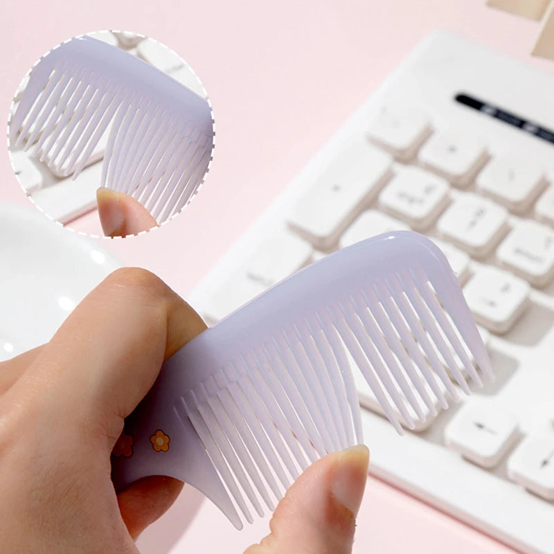 2pcs Kids Hair Combs Set Cartoon Animals Children Hairdressing Comb with Pointed Tail Girls Portable Anti-Static Plastic Comb - Sun Studio