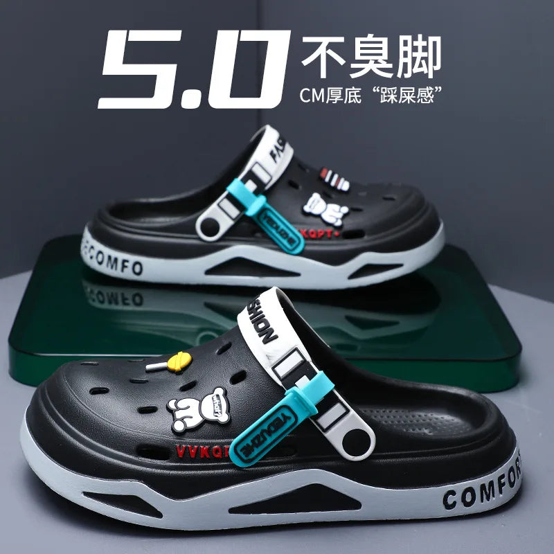 Sommer neue Trend Lochschuhe Außenschuhe Cartoon Mode Hausschuhe Paare Rutschsichere Lochsandalen Strand Baotou Hausschuhe Männer