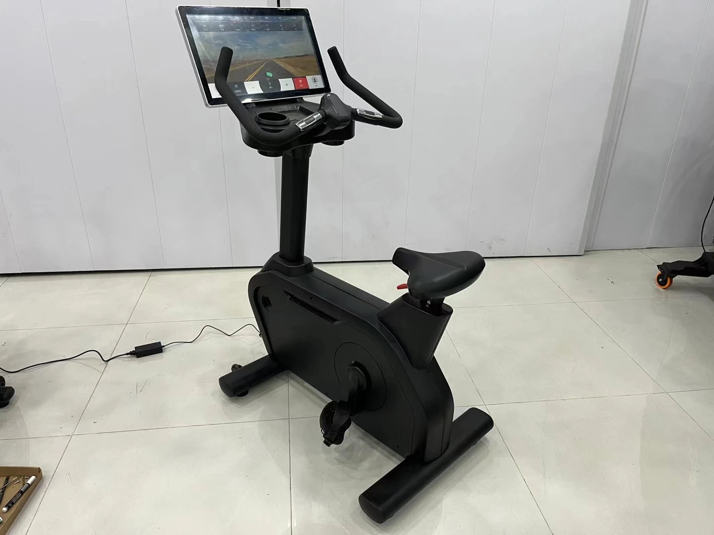 Commercial Cardio Training Workout Gym Equipment Indoor LCD Upright Exercise Bike For Club - Sun Studio