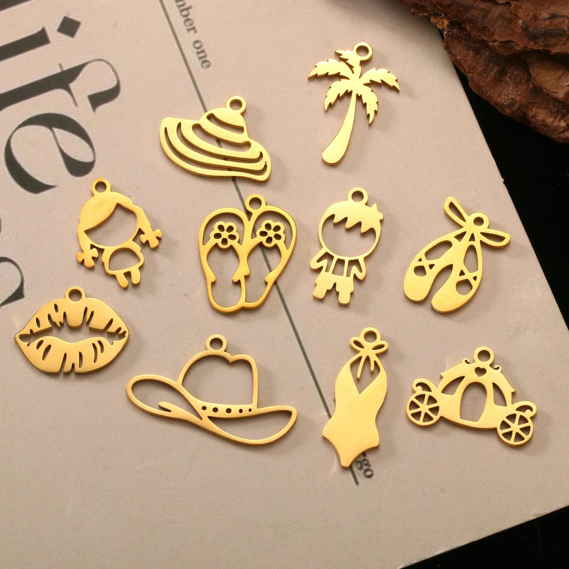 5Pcs Summer Hat/Lip Kiss/Swimsuit/Airplane Travel Charm  Stainless Steel Jewelry Making Craft DIY Bracelets Necklace Accessories - Sun Studio