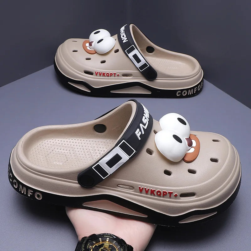 Sommer neue Trend Lochschuhe Außenschuhe Cartoon Mode Hausschuhe Paare Rutschsichere Lochsandalen Strand Baotou Hausschuhe Männer