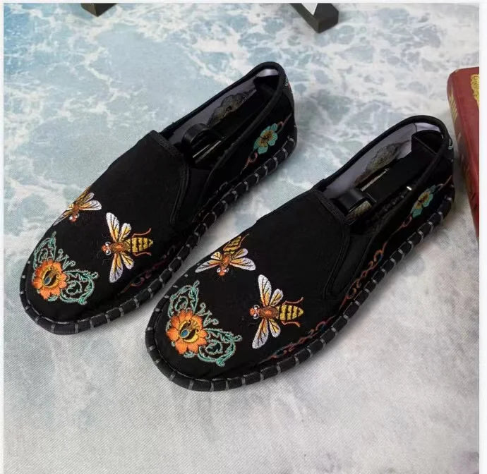 Classic Chinese Embroidered Men's Flats Shoes Slip on Casual Canvas Shoes Black Comfortable Loafers Flats Men mocasines hombre - Sun Studio