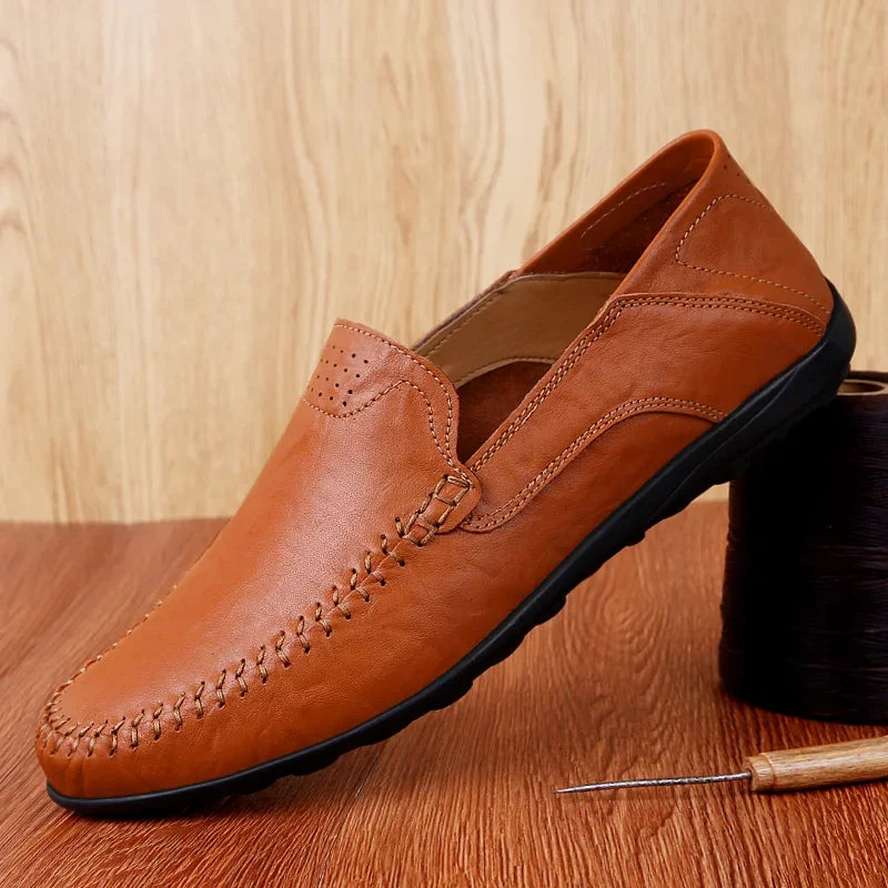 Echtes Leder Herren Freizeit Schuhe Luxusmarke Designer Herren Slipper Mokassins Atmungsaktive Schlupfschuhe Männliche Bootsschuhe Plus Größe 37-47