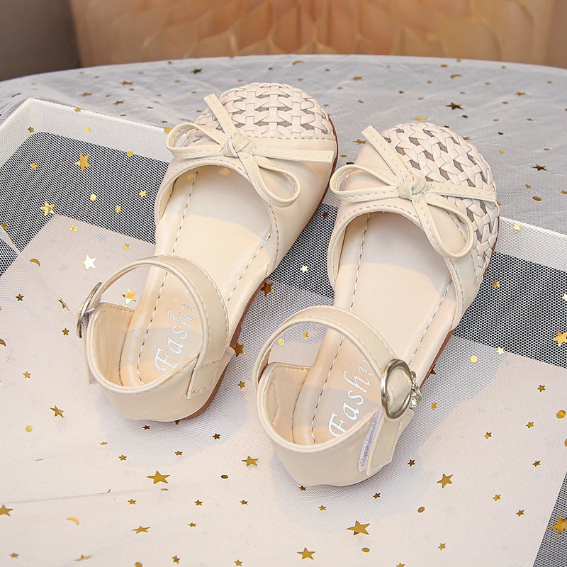 Summer Girl Causal Sandals 2026 New Bowknot Kids Solid Color Woven Sandals Hollow-out Simple Children Sweet School Flat Sandals - Sun Studio