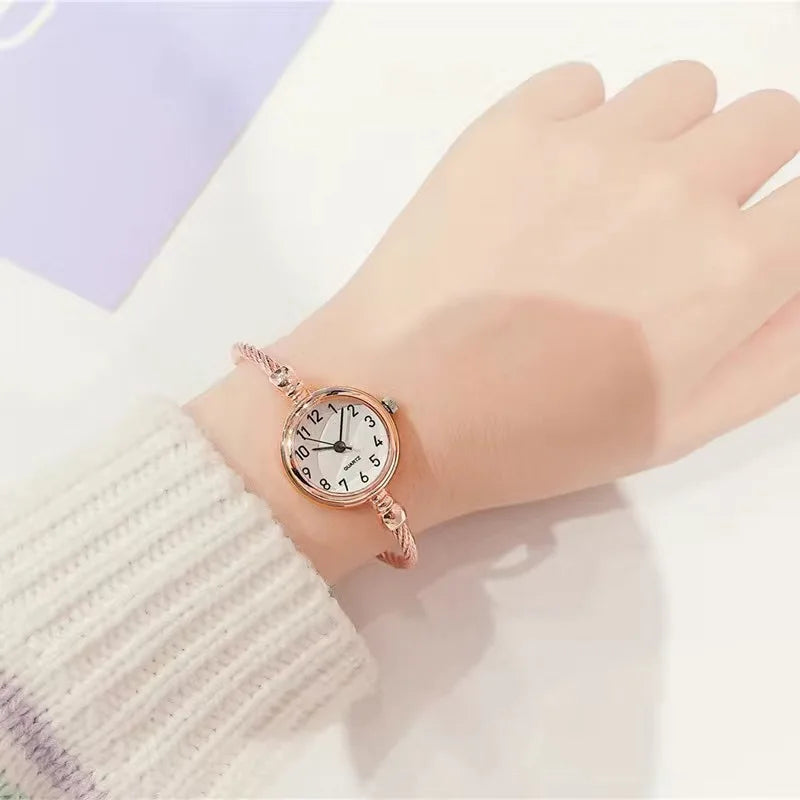 YIKAZE Damen Armbanduhr Retro Gold Armreif Damen Uhren Edelstahl Retro Damen Quarz Armbanduhr Uhr Festtagsuhr
